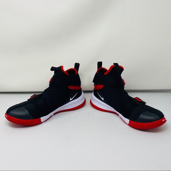 LEBRON SOLDIER XIII FLYEASE**US 5.5Y,6.5Y,7Y**$130 - Picture 5 of 8